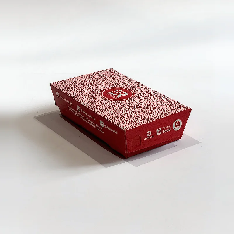 Lunch box merah motif